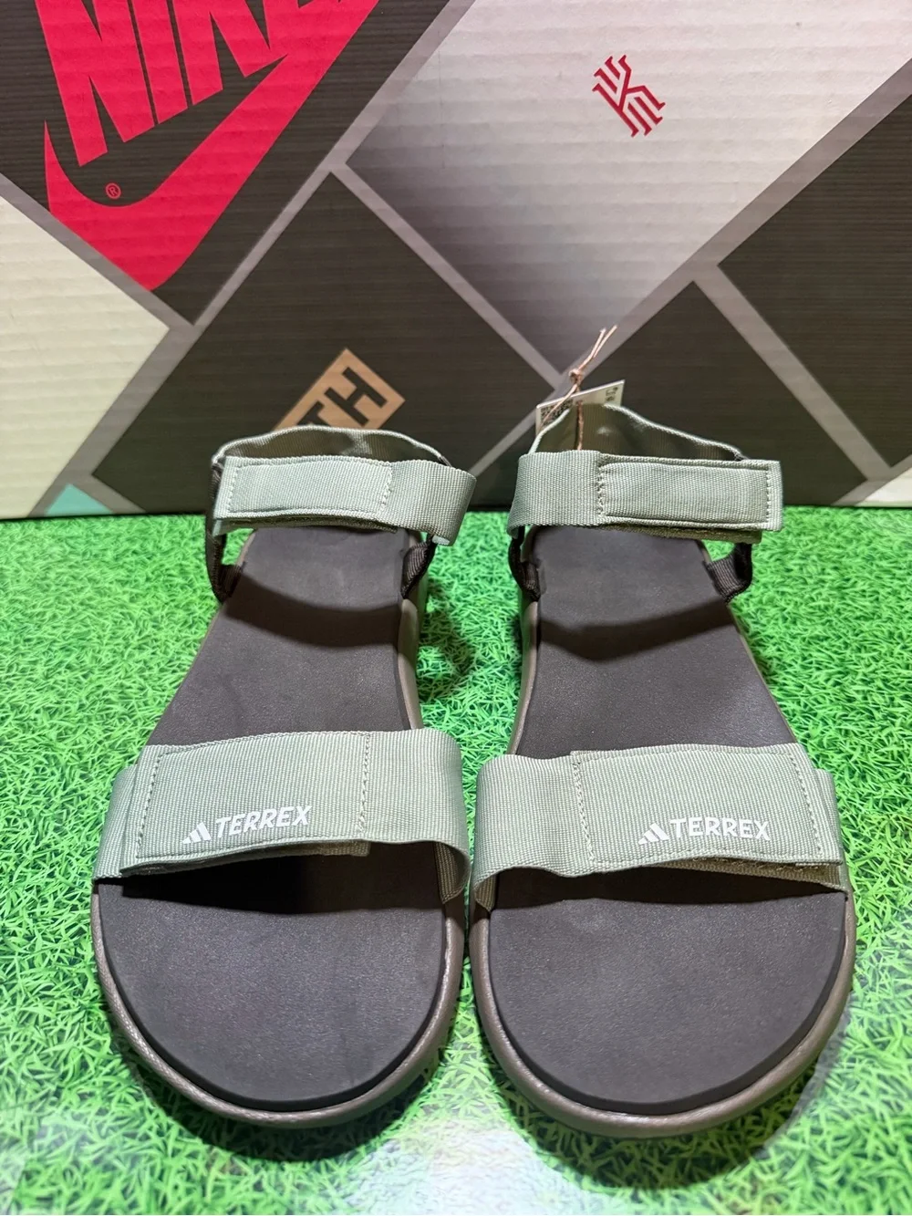 adidas Terrex Hydroterra Light Sandals JR8403 Olive Strata Tent Green Men’s Sz 9